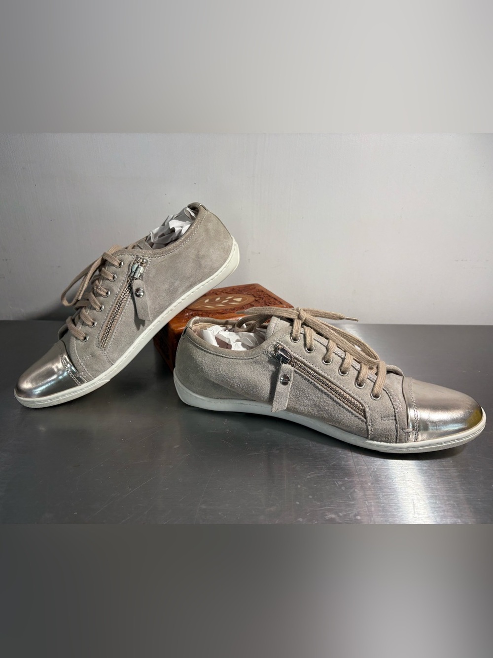 AGL Attilio Giusti Leombruni made in Italy silver zipper sneaker size 38.5